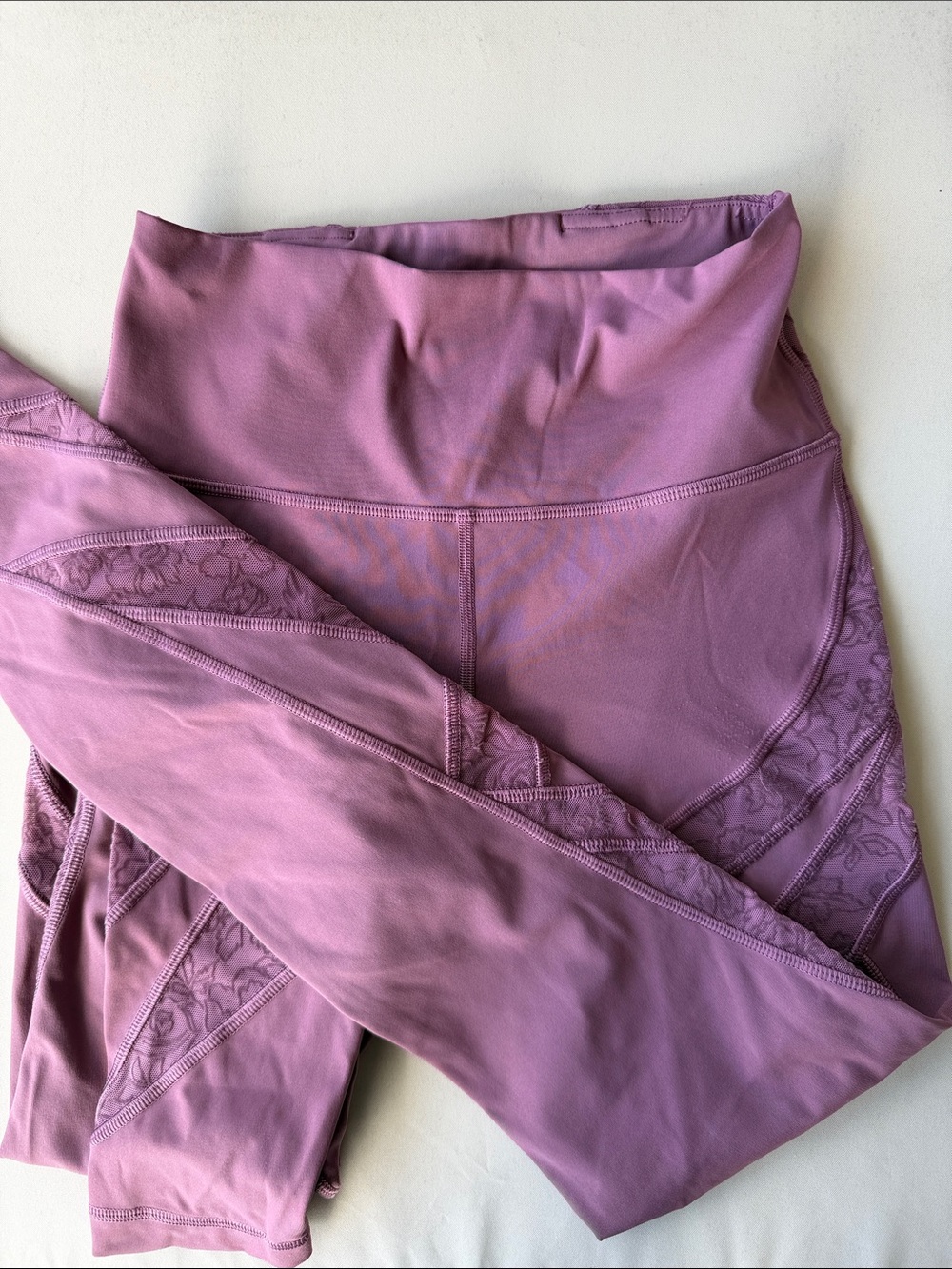 Lululemon Mauve Lace Athletic Leggings with High Waist sz 4